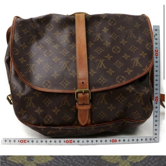 Auth preloved vintage Louis Vuitton Saumur 35 Large Messenger Bag. - Picture 2 of 16